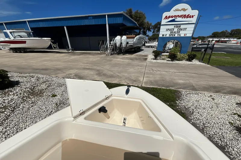 Slide: The Image of Scout 175 Sportfish 2025 - 6