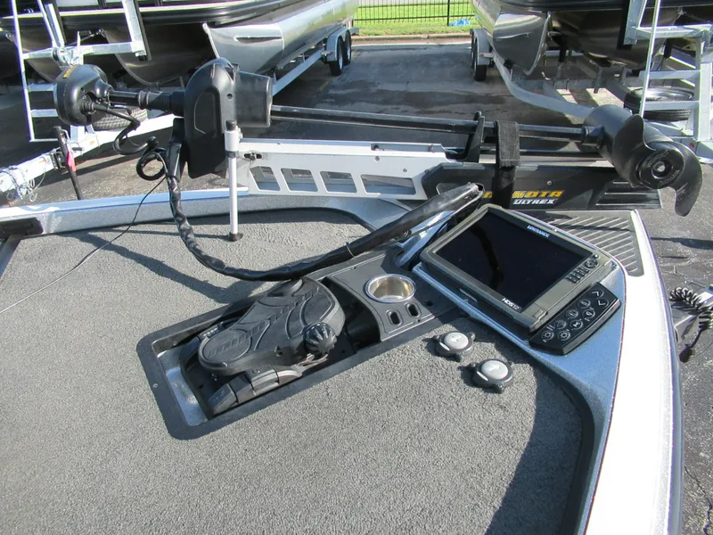 Slide: The Image of Ranger Z521C 2017 - 2