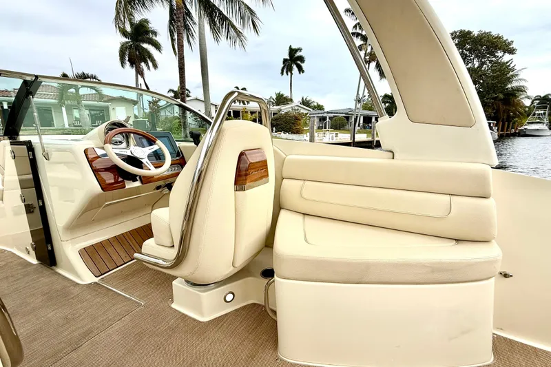Slide: The Image of Chris-craft Launch 25 GT 2022 - 13