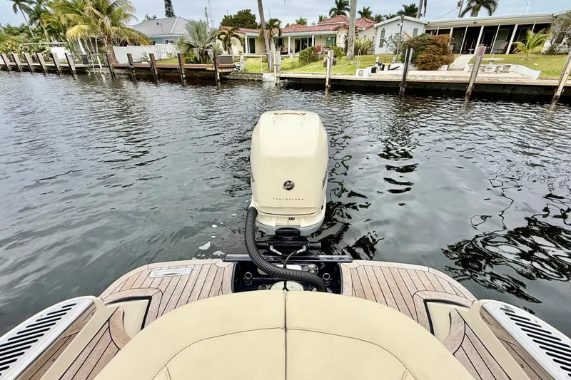 Slide: The Image of Chris-craft Launch 25 GT 2022 - 7