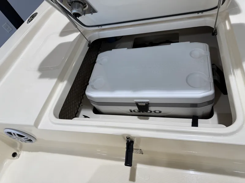 Slide: The Image of Scout 177 Sport 2025 - 11