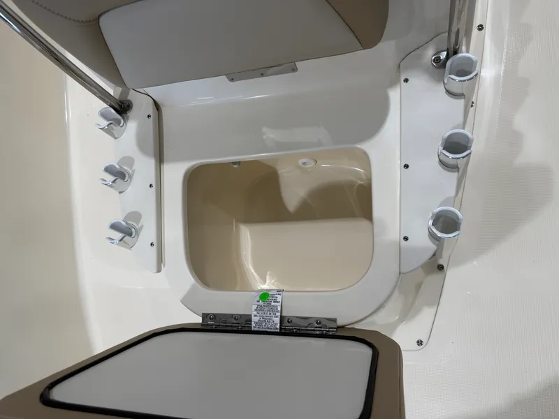 Slide: The Image of Scout 177 Sport 2025 - 9