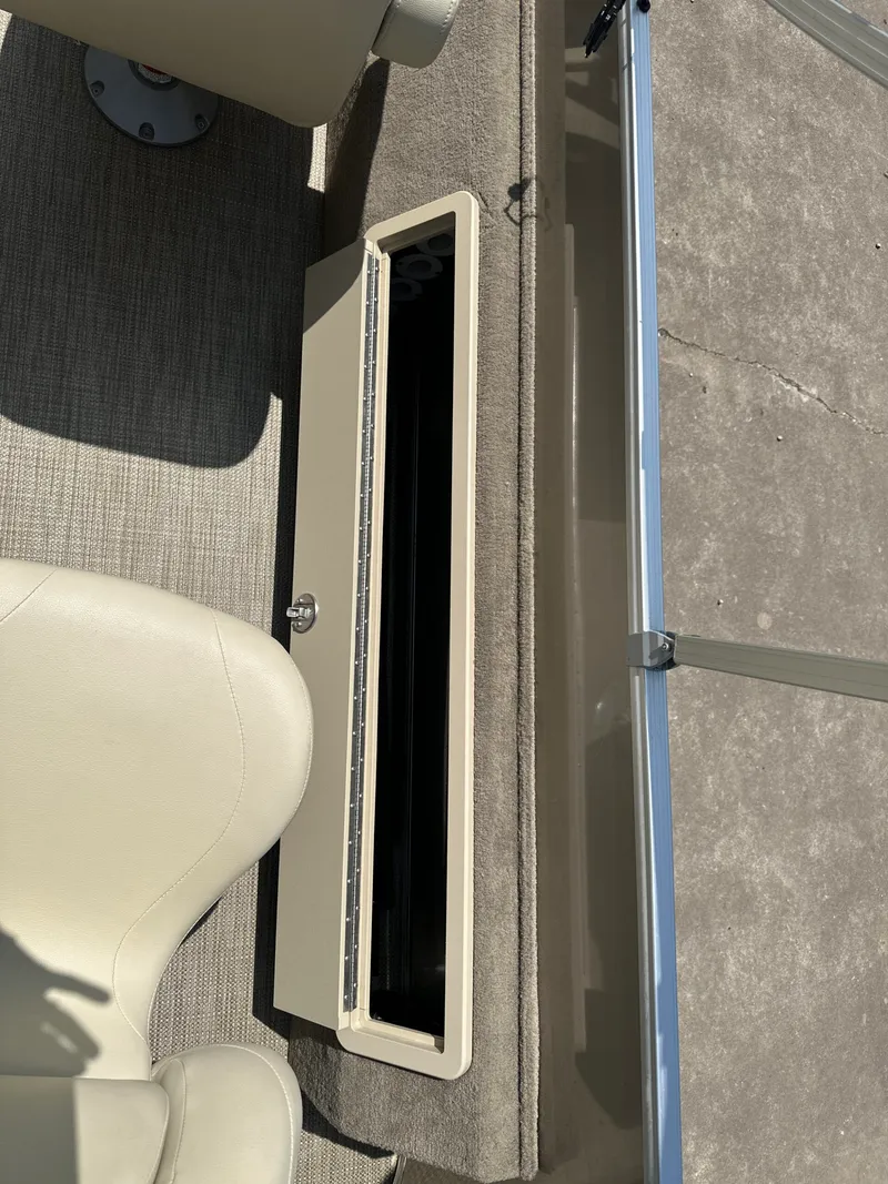 Slide: The Image of Sylvan Mirage 820 2019 - 14