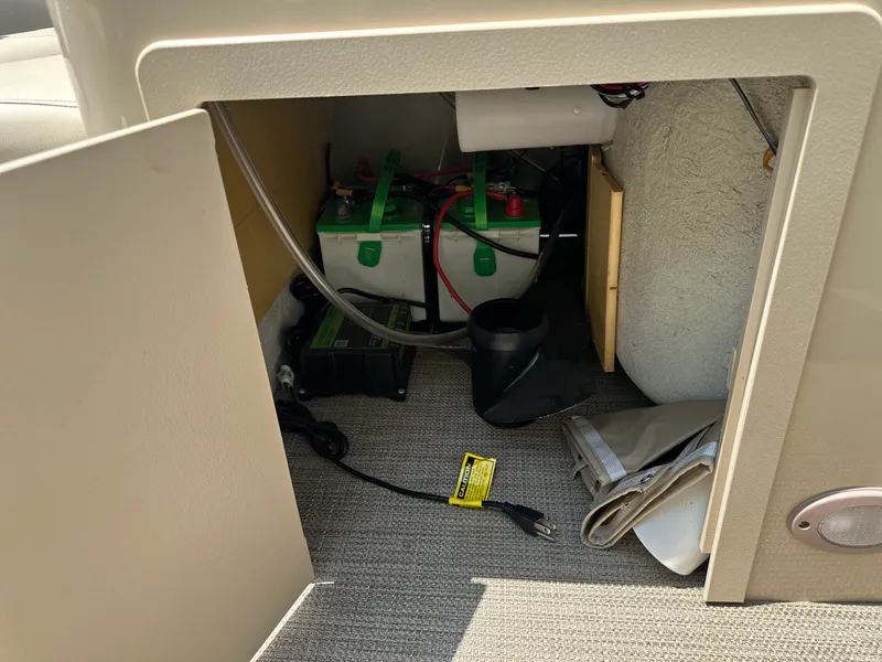 Slide: The Image of Sylvan Mirage 820 2019 - 17