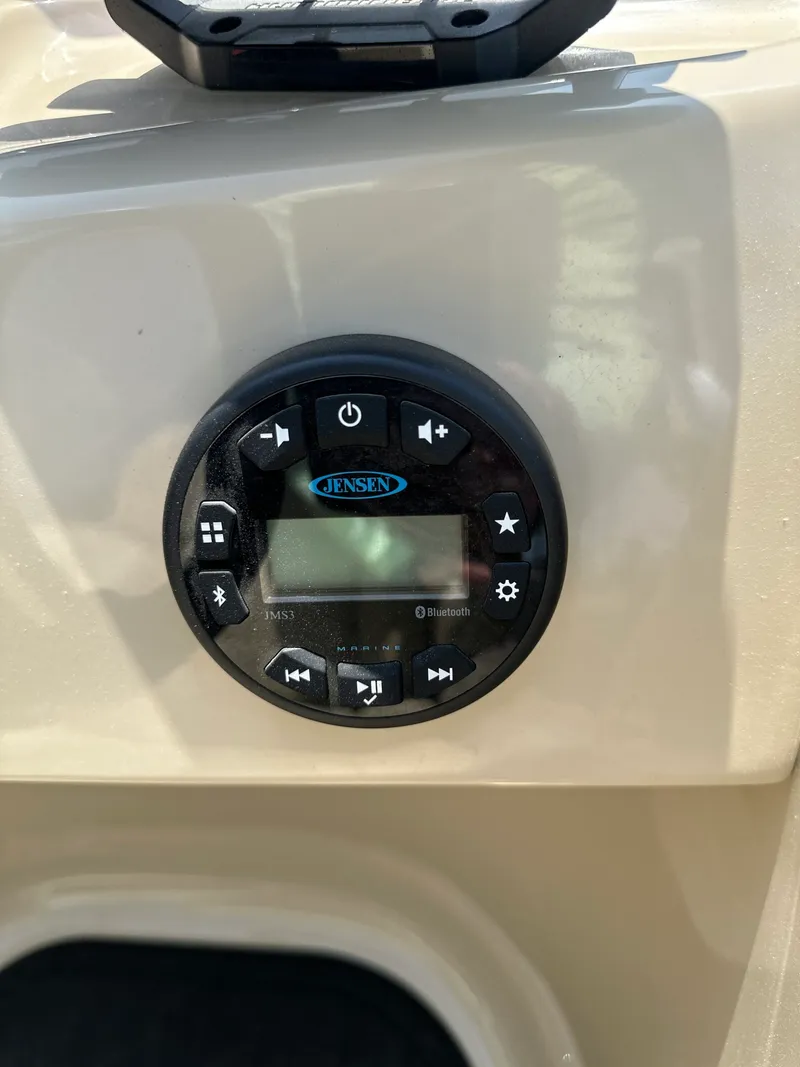 Slide: The Image of Sylvan Mirage 820 2019 - 9