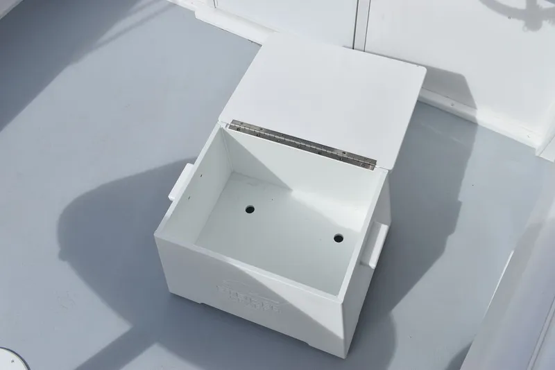 Slide: The Image of Steiger Craft 255 Chesapeake pilothouse 2026 - 31