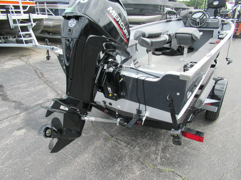 Slide: The Image of Lund 1600 FURY SS 2024 - 8