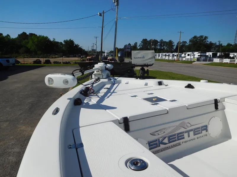 Slide: The Image of Skeeter ZX22 Bay 2004 - 11