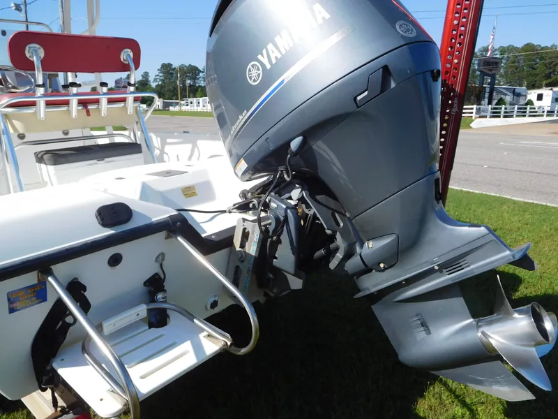 Slide: The Image of Skeeter ZX22 Bay 2004 - 4