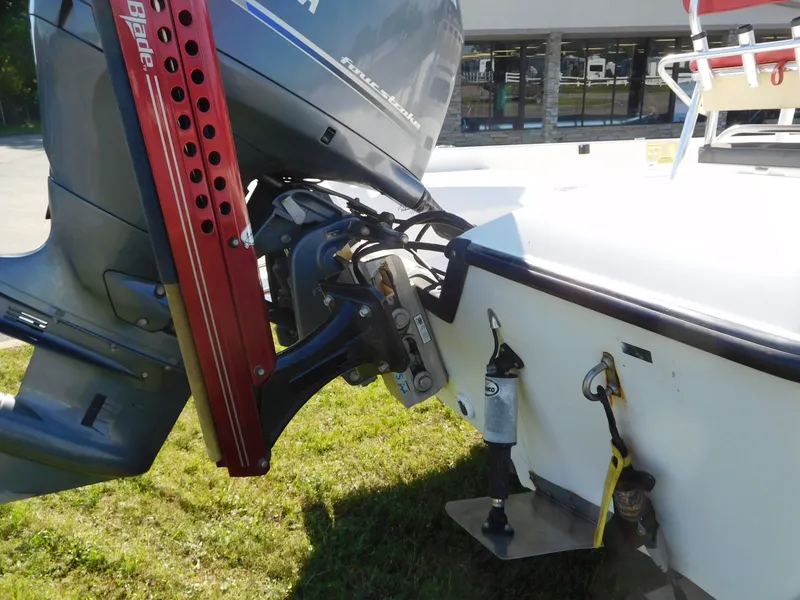 Slide: The Image of Skeeter ZX22 Bay 2004 - 5
