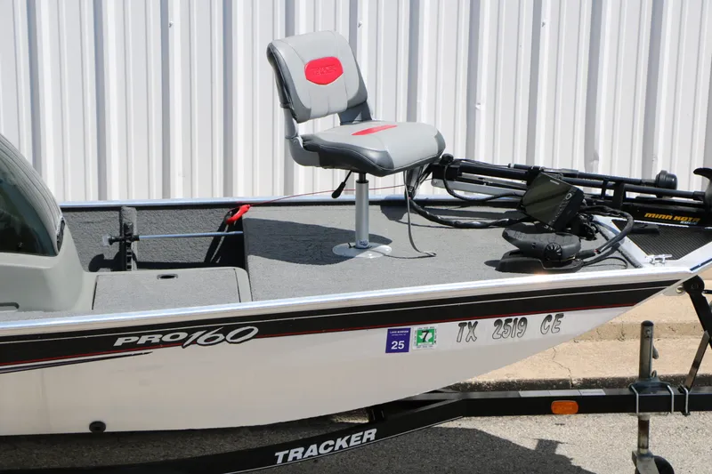Slide: The Image of Tracker Pro 160 2014 - 10