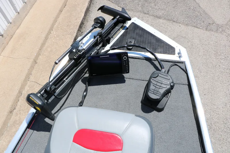 Slide: The Image of Tracker Pro 160 2014 - 18