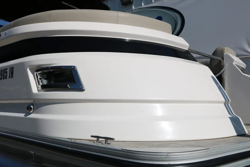 Slide: The Image of Silver Wave 2210 SW5 L Tri-toon 2020 - 15