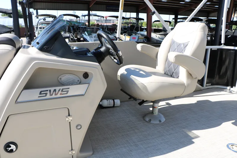 Slide: The Image of Silver Wave 2210 SW5 L Tri-toon 2020 - 37