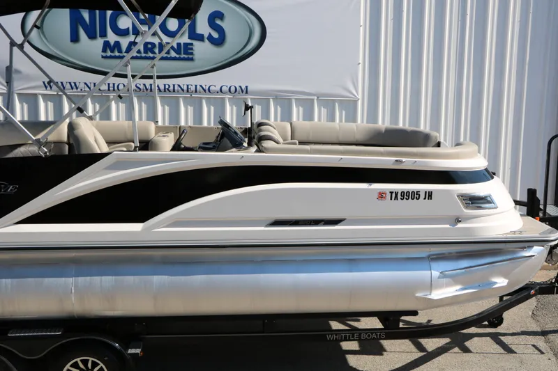 Slide: The Image of Silver Wave 2210 SW5 L Tri-toon 2020 - 5