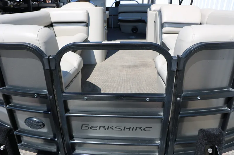 Slide: The Image of Berkshire 22 CL Cts 2019 - 19