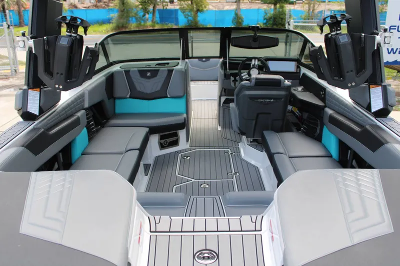 Slide: The Image of Nautique G23 2022 - 18