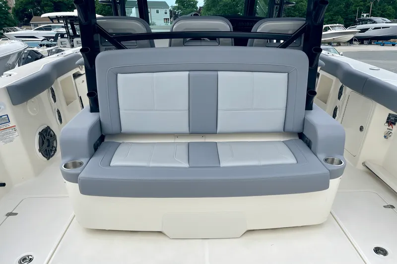 Slide: The Image of Boston Whaler 380 Outrage 2025 - 18