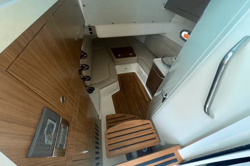 Slide: The Image of Boston Whaler 380 Outrage 2025 - 25