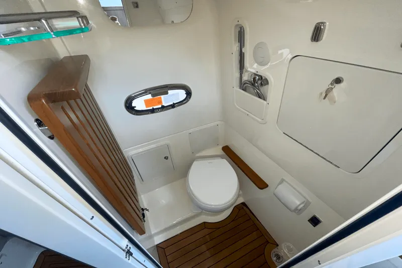 Slide: The Image of Boston Whaler 380 Outrage 2025 - 29