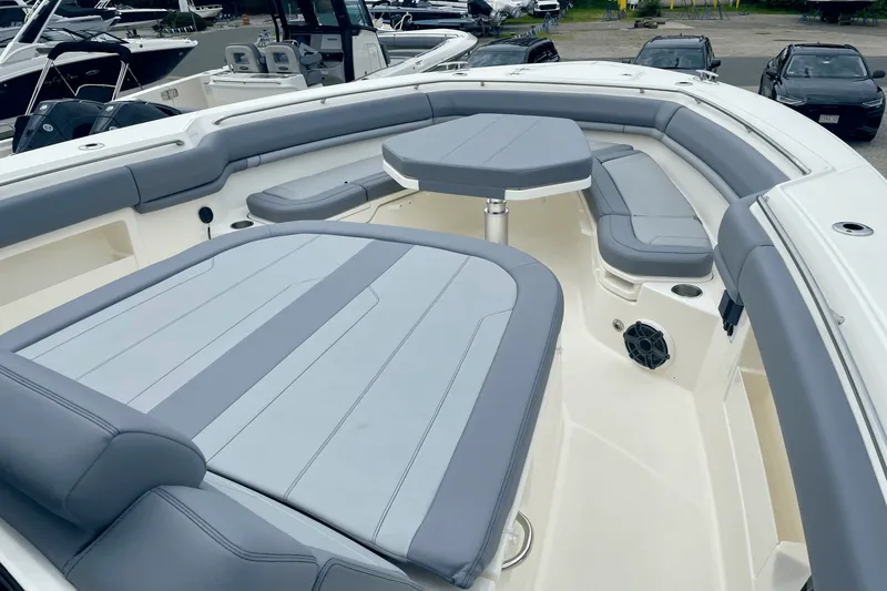 Slide: The Image of Boston Whaler 380 Outrage 2025 - 37