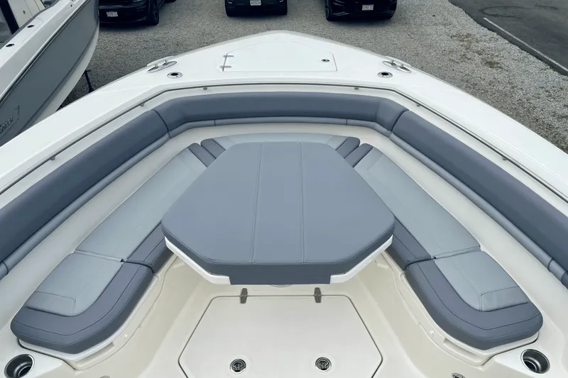 Slide: The Image of Boston Whaler 380 Outrage 2025 - 39