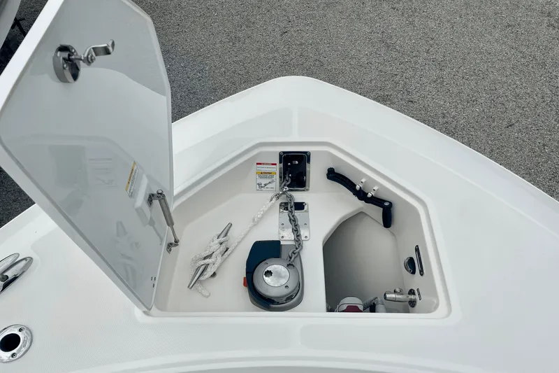 Slide: The Image of Boston Whaler 380 Outrage 2025 - 41