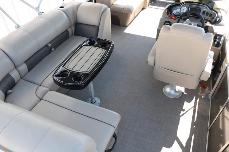 Slide: The Image of SunTracker Party Barge 20 Deluxe 2021 - 26