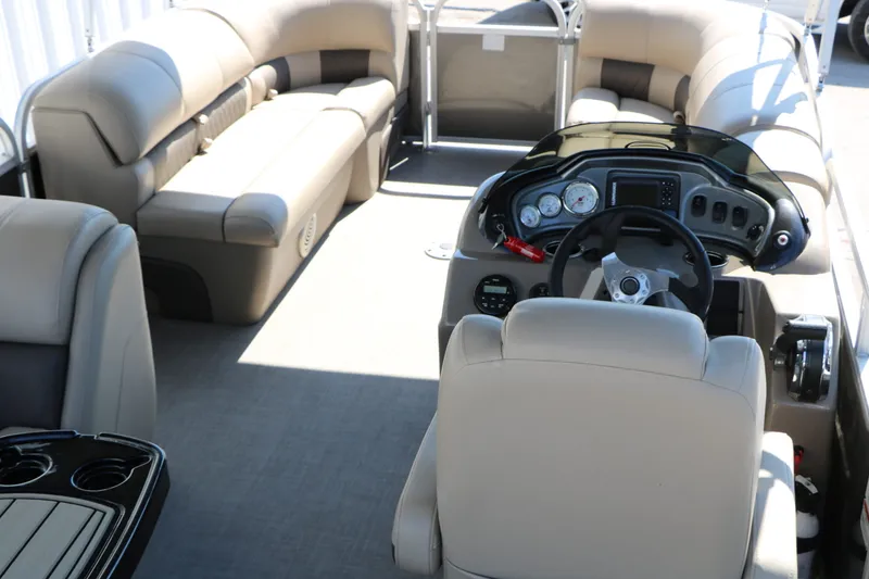 Slide: The Image of SunTracker Party Barge 20 Deluxe 2021 - 27
