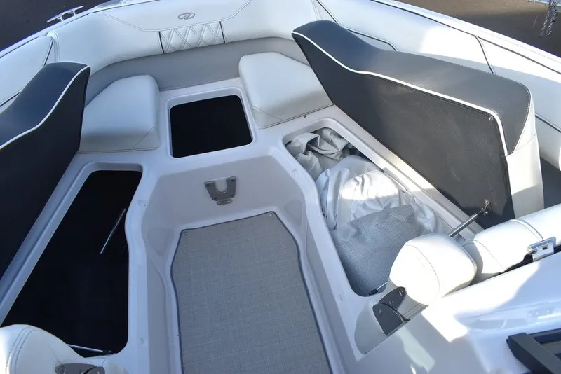 Slide: The Image of Regal LX4 2021 - 101