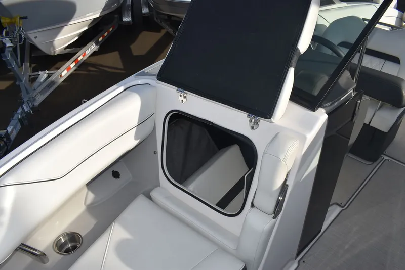 Slide: The Image of Regal LX4 2021 - 104