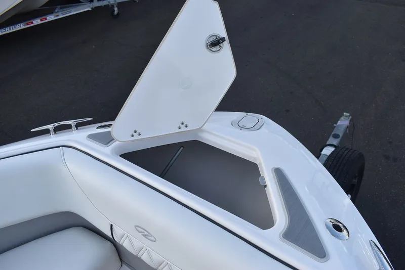 Slide: The Image of Regal LX4 2021 - 106