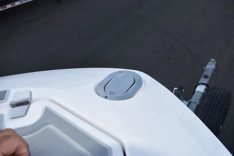 Slide: The Image of Regal LX4 2021 - 109