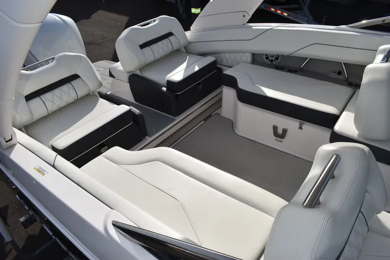 Slide: The Image of Regal LX4 2021 - 16