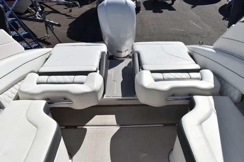 Slide: The Image of Regal LX4 2021 - 37