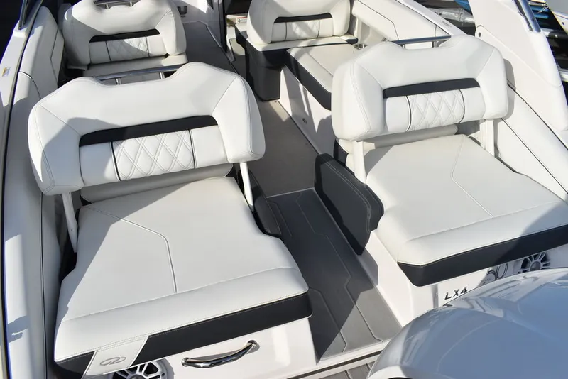 Slide: The Image of Regal LX4 2021 - 39