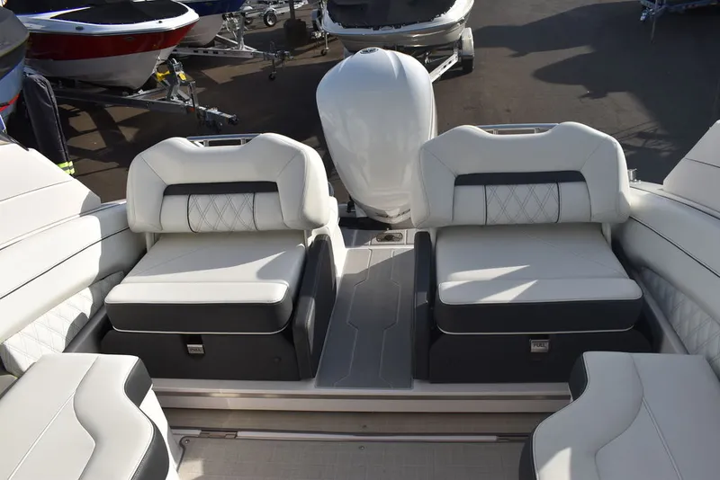 Slide: The Image of Regal LX4 2021 - 40