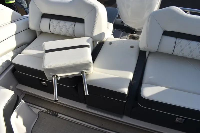 Slide: The Image of Regal LX4 2021 - 44