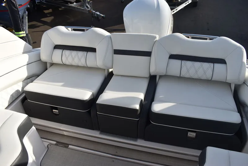 Slide: The Image of Regal LX4 2021 - 46