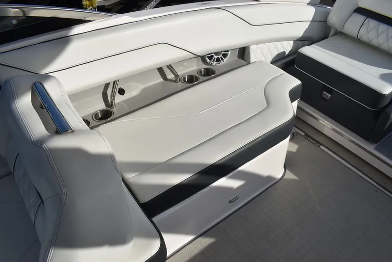 Slide: The Image of Regal LX4 2021 - 51