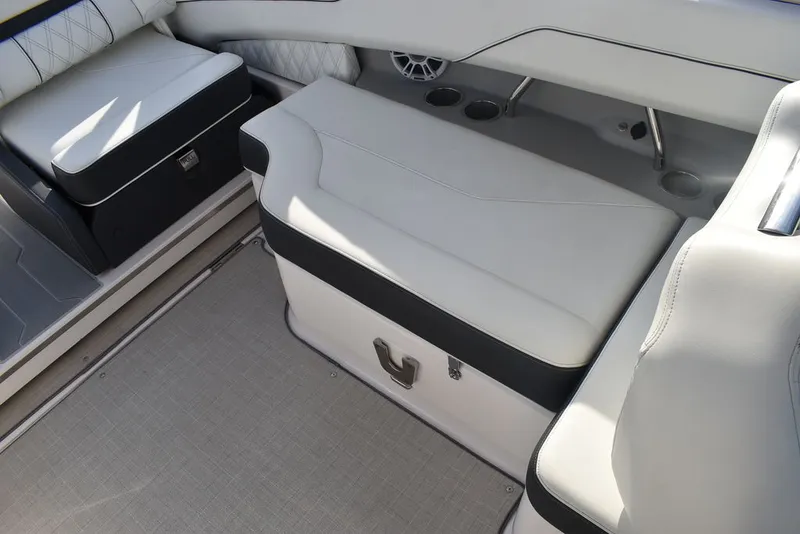 Slide: The Image of Regal LX4 2021 - 59