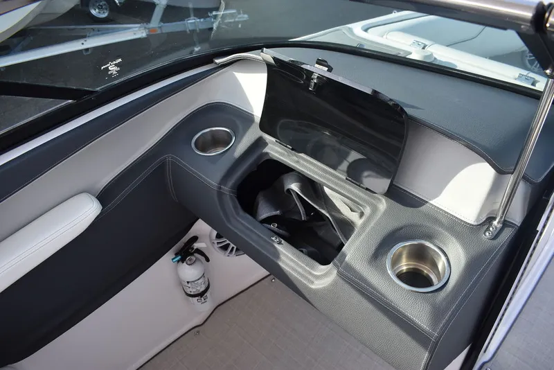 Slide: The Image of Regal LX4 2021 - 72