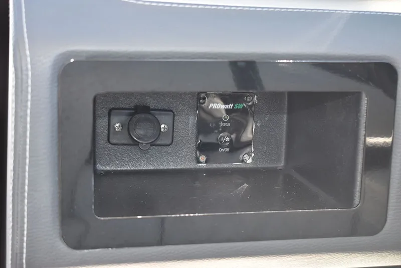 Slide: The Image of Regal LX4 2021 - 76