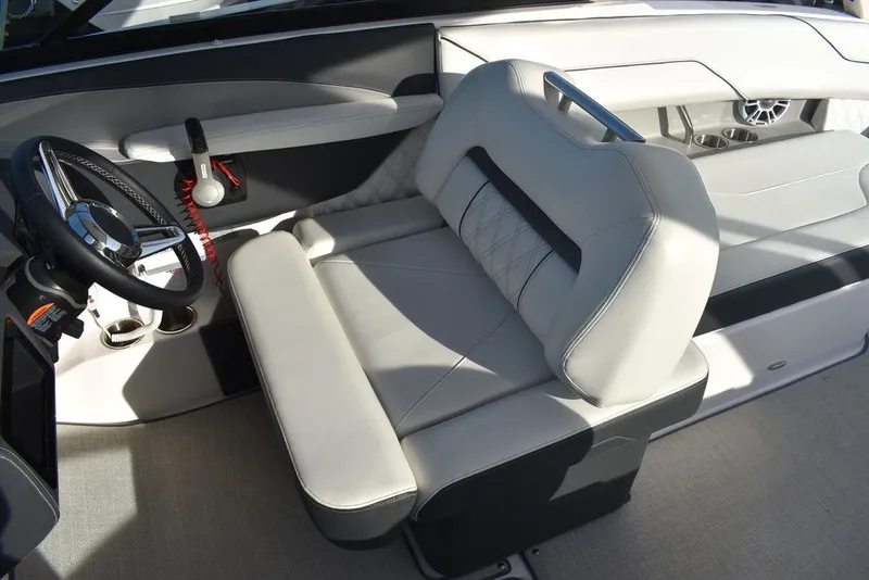 Slide: The Image of Regal LX4 2021 - 85