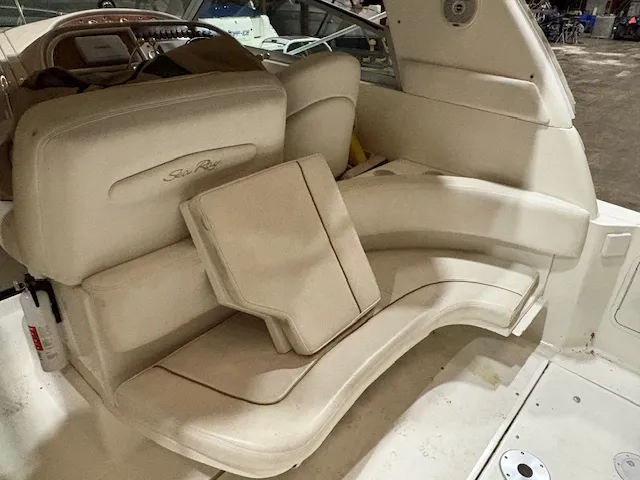 Slide: The Image of Sea Ray 310DA 2001 - 5