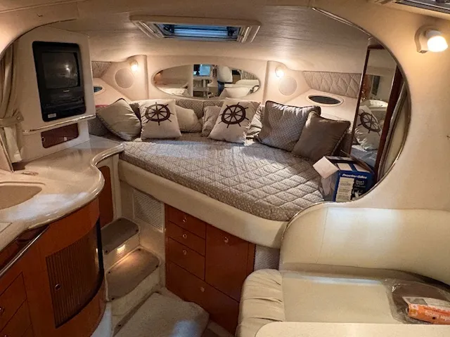Slide: The Image of Sea Ray 310DA 2001 - 9