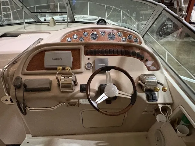 Slide: The Image of Sea Ray 310DA 2001 - 3