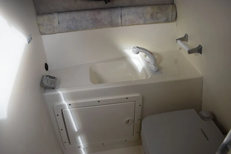 Slide: The Image of Stingray 240CS 2002 - 103