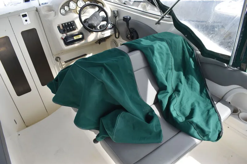 Slide: The Image of Stingray 240CS 2002 - 11