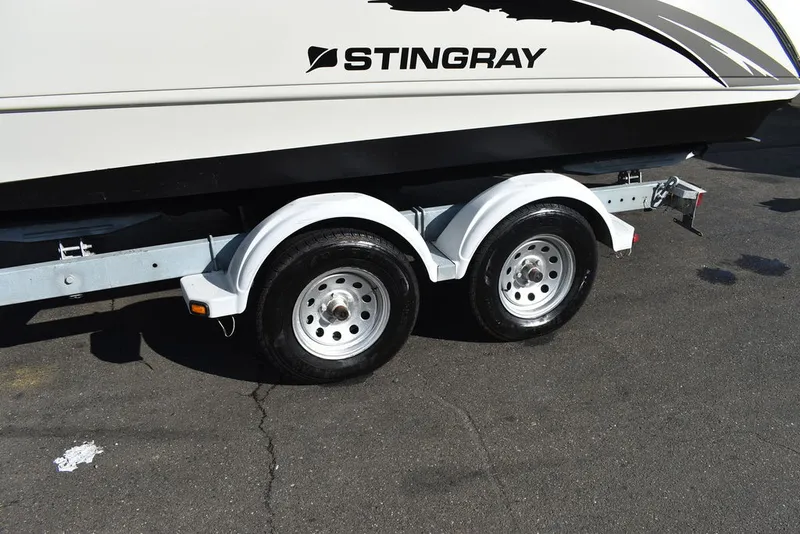 Slide: The Image of Stingray 240CS 2002 - 110